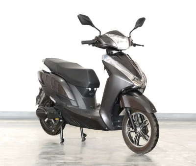 Scooter elétrica de 1.200 W com design moderno preto e urbano com display LCD